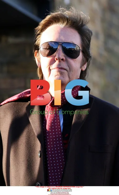 Paul McCartney Confronts Photographer