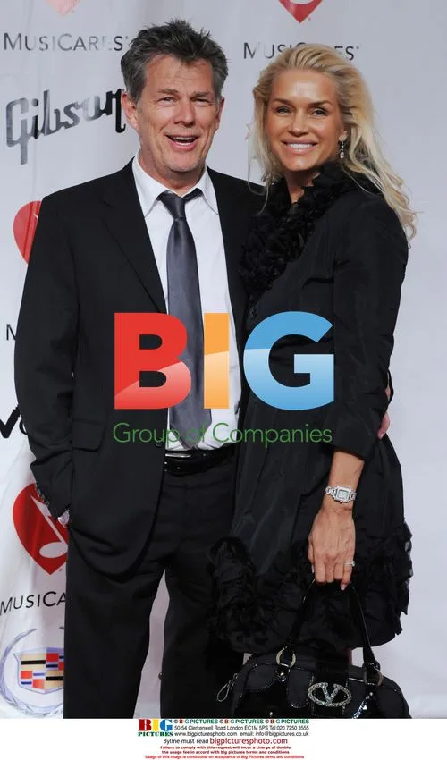 David Foster and Yolanda Hadid at 2008 MusiCares Tribute