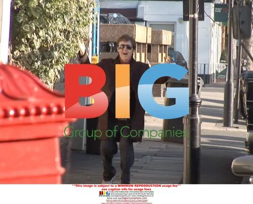 Paul McCartney Reacts Angrily to Paparazzi