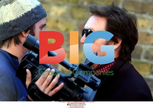 Paul McCartney Confronts Photographers