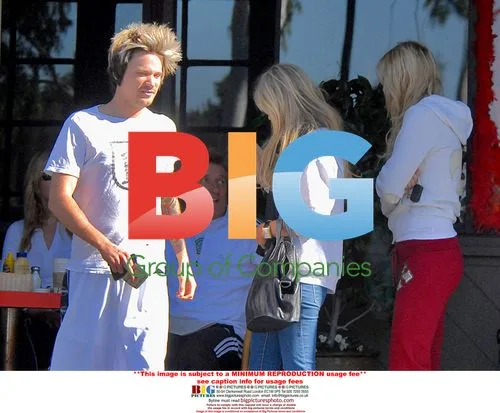 Rod Stewart Breakfasts with Son and Girlfriends
