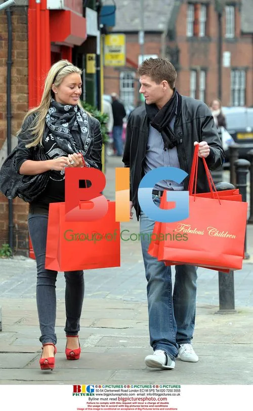 Steven Gerrard and Alex Curran out shopping
