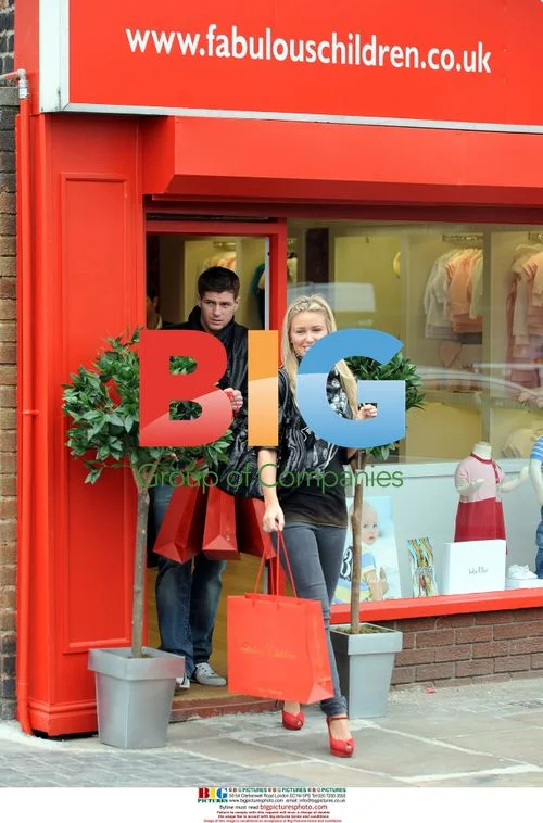 Steven Gerrard and Alex Curran shopping