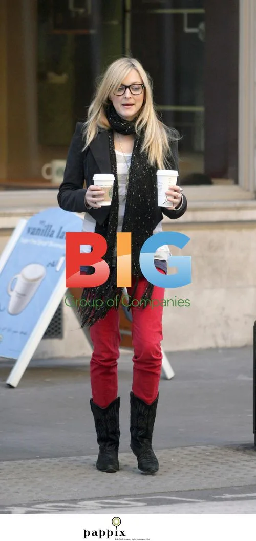 Radio 1 DJs Fearne and Reggie get coffee