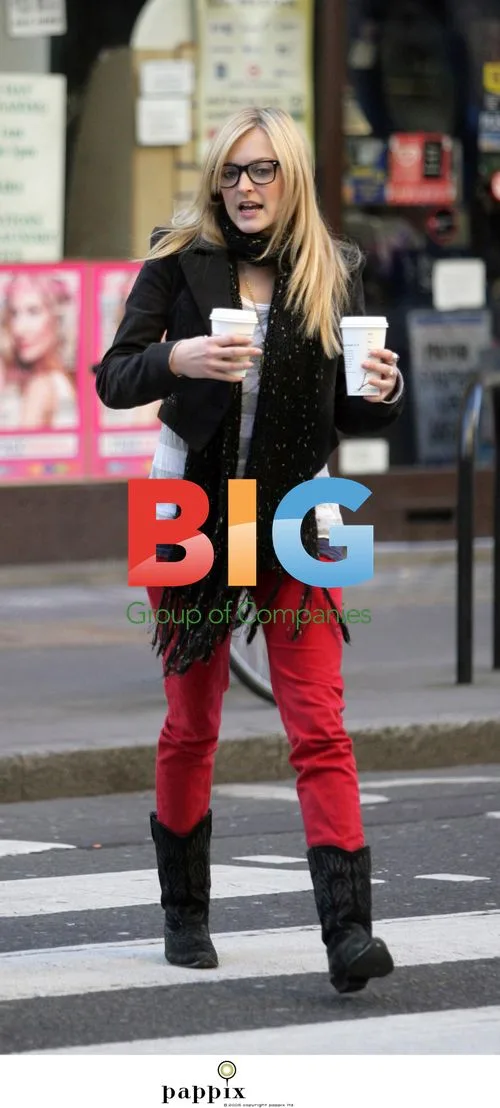 Fearne Cotton and Reggie Yates grab coffee