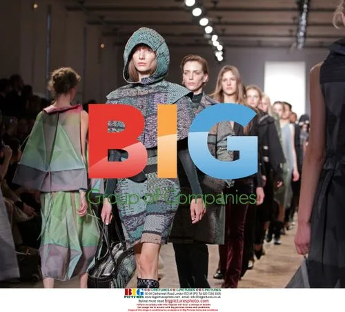 Issey Miyake FW 2008/2009 Fashion Show