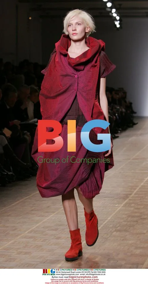 Issey Miyake Fashion Show Fall-Winter 2008/2009