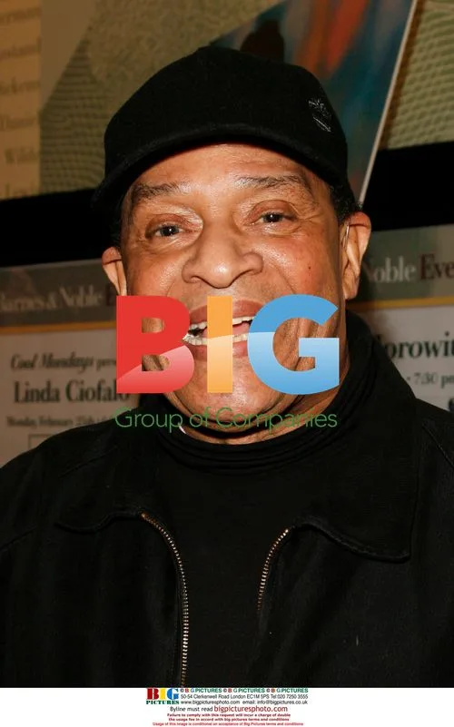 Al Jarreau signs new album at NYC Barnes & Noble
