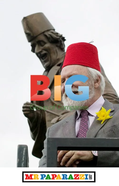 Sir Anthony Hopkins unveils Tommy Cooper statue