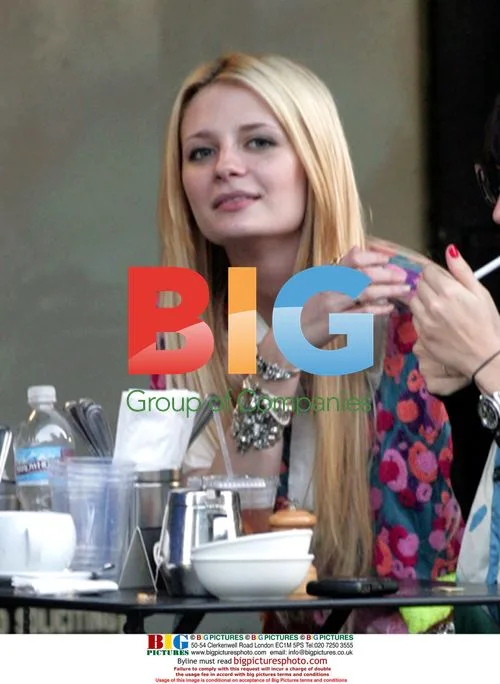 Mischa Barton Seen Having Lunch