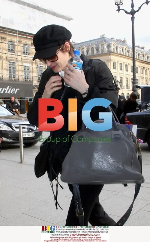 Wynona Ryder Arrives at Paris Hotel