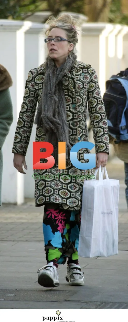Cosmo Jenks strolls in London