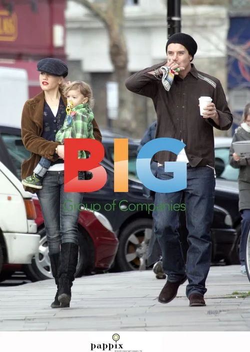Gwen Stefani Strolling in London