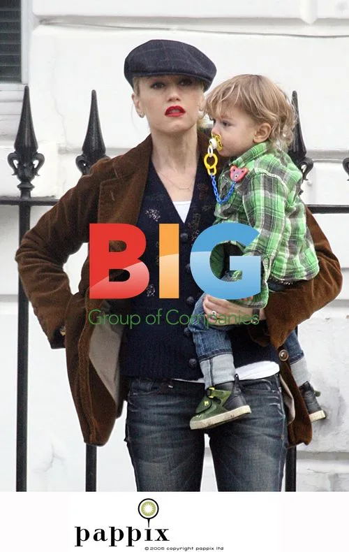 Gwen Stefani and Family Stroll in London