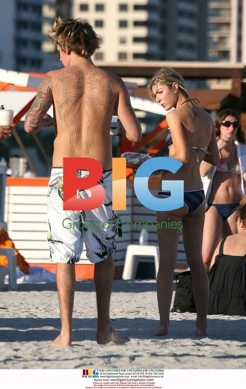 Sean Stewart and Girlfriend at Beach