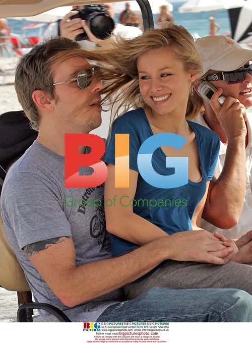 Kristen Bell and Dax Shepard on South Beach