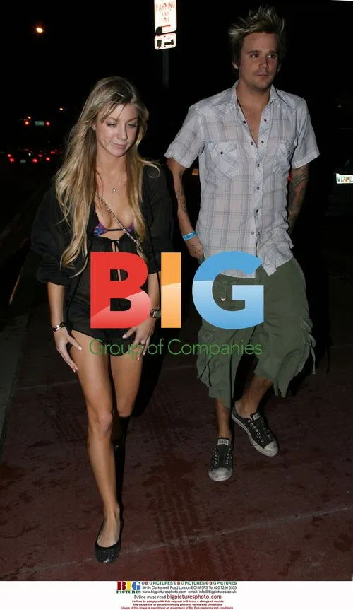 Sean Stewart and Caleigh Peters kiss in Miami