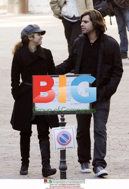 Shakira and Boyfriend Visit Rome