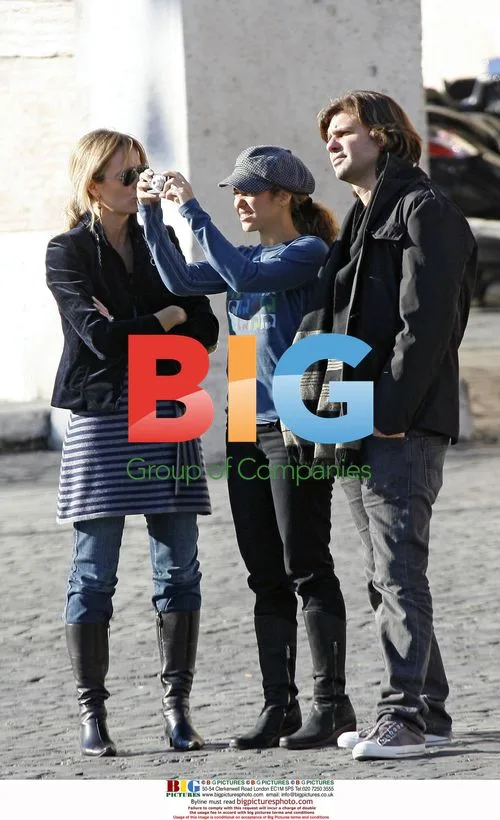 Shakira and Boyfriend Visit Rome Sites