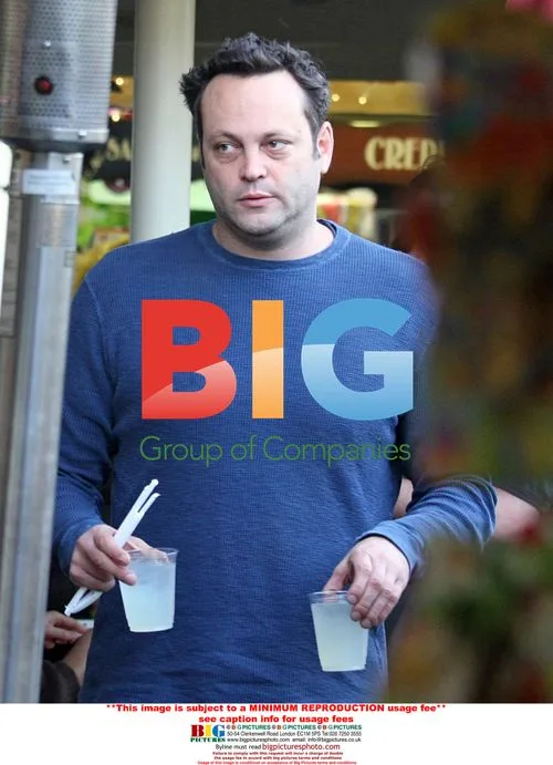 Vince Vaughn Enjoys Meal at The Grove