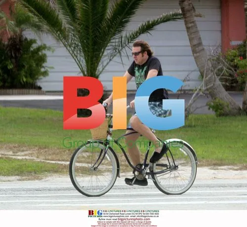 Jonathan Ross and Family Vacation in Miami
