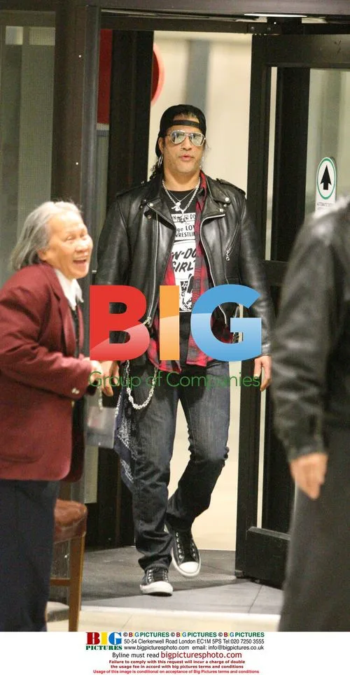 Slash Arrives at LAX