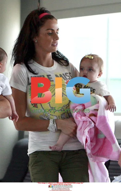 Jordan (Katie Price) and family shopping