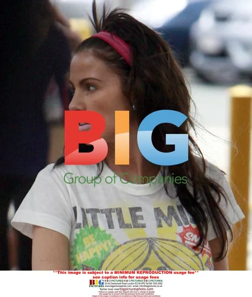 Jordan and Peter Andre Family Shopping