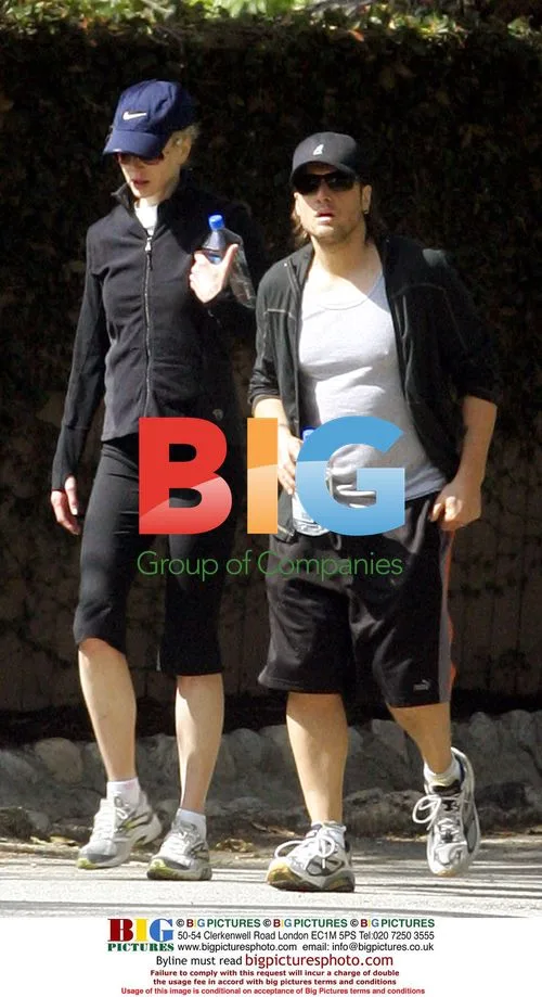 Nicole Kidman and Keith Urban walk in Brentwood