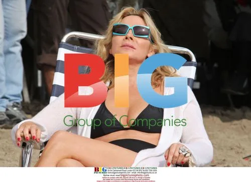 Kim Cattrall films 'Sex and the City' in Malibu
