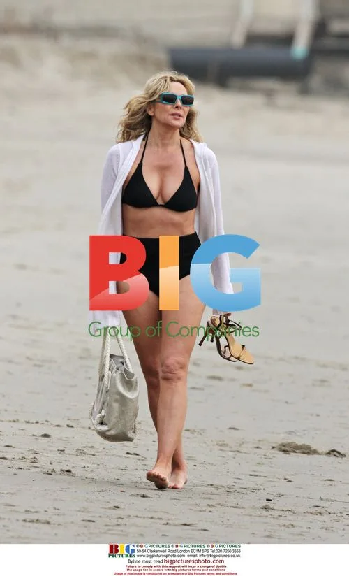 Kim Cattrall films 'Sex and the City' in Malibu