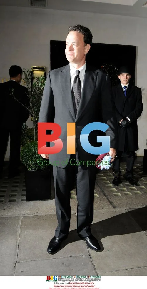 Tom Hanks Leaves Scotts Restaurant