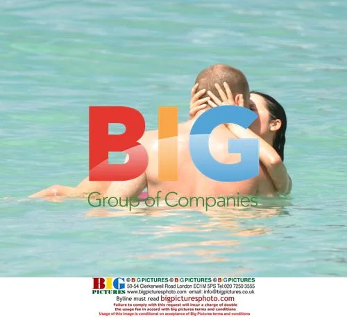 Andrea Corr Snogging Boyfriend in Caribbean