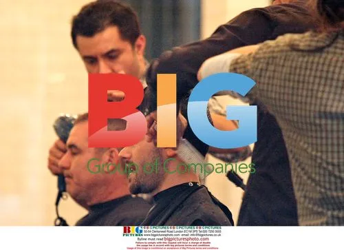 Jesse Metcalfe Gets Haircut