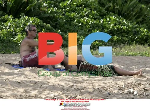 Pierce Brosnan and wife Keely relax on Hawaiian beach