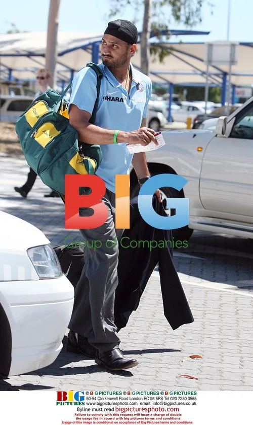 Harbhajan Singh Arrives in Perth