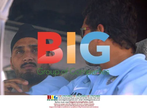 Harbhajan Singh and Sachin Tendulkar arrive in Perth