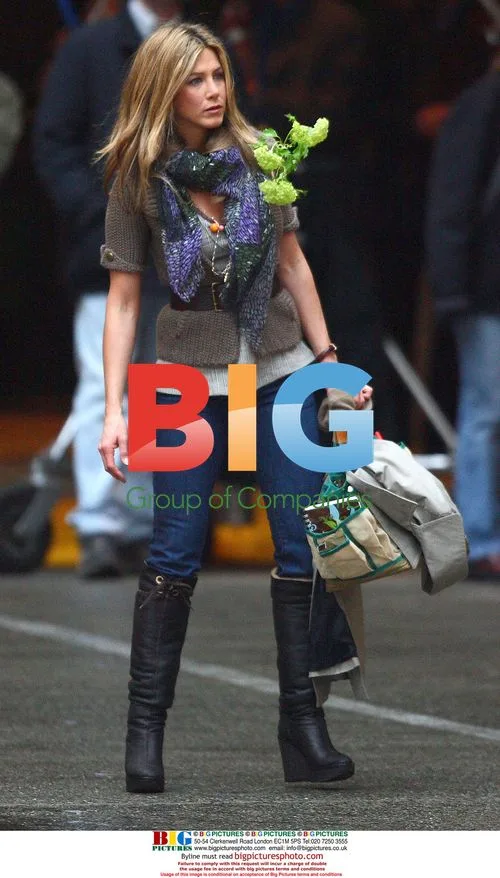 Jennifer Aniston on 'Traveling' set in Canada