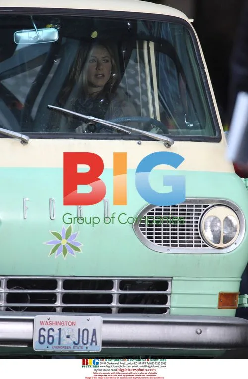 Jennifer Aniston on the set of 'Traveling' movie in Canada