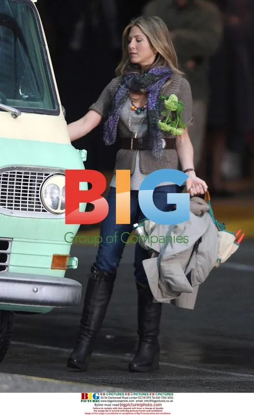 Jennifer Aniston Spotted on 'Traveling' Movie Set