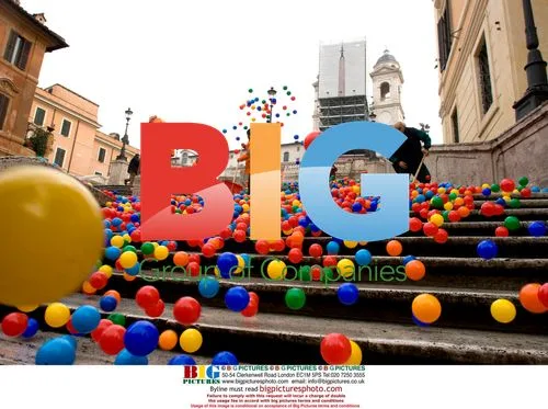 Graziano Cecchini throws 500,000 balls on Trinita Dei Monti stairs