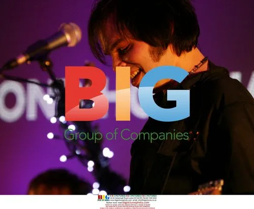 Supergrass' Diamond Hoo Ha Men perform at Apple Store