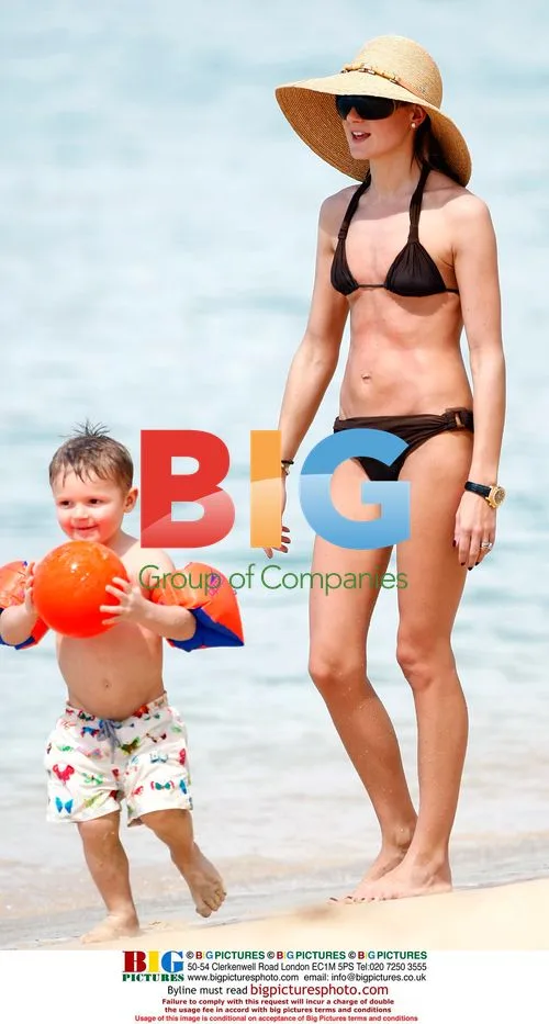 Scott Parker relaxing on beach with family