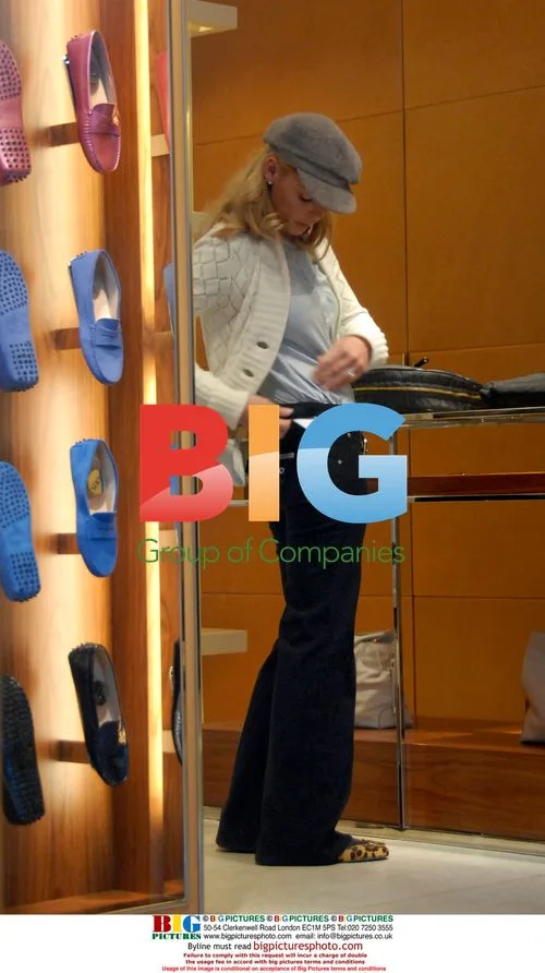 Katherine Heigl and mother go shopping