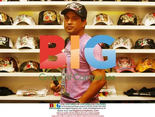 Sachin Tendulkar Shopping at Ed Hardy in Perth