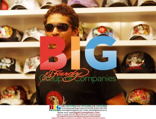 Sachin Tendulkar shopping at Ed Hardy in Perth