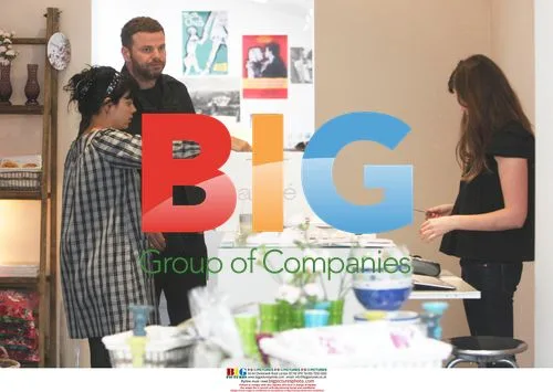 Lily Allen Shopping with Boyfriend Ed Simmons