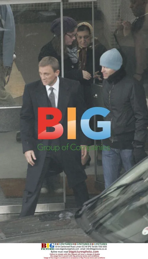 Daniel Craig on 'Quantum of Solace' set