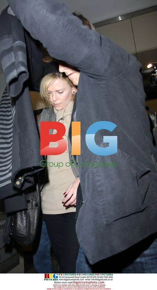 Charlize Theron and Stuart Townsend at LAX