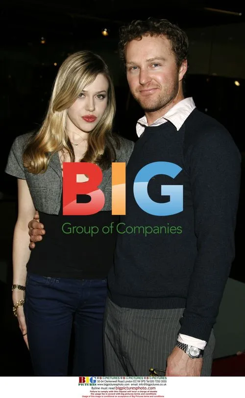Majandra Delfino and Devon Gummersall at "Untraceable" Premiere
